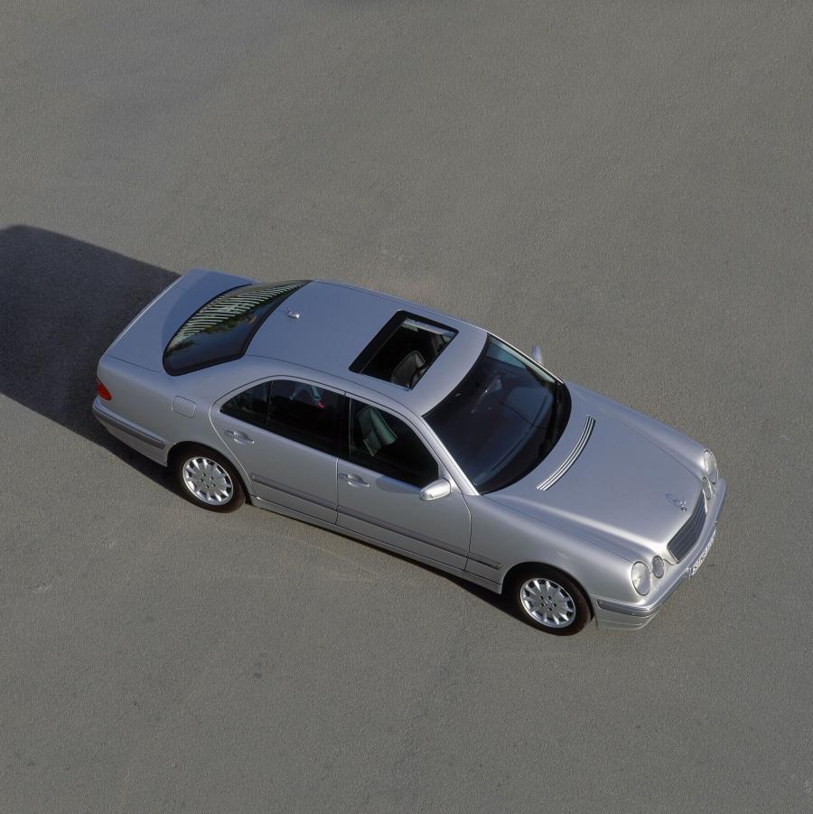  Mercedes-Benz E-Class 1996 года  (фото 5 из 23)